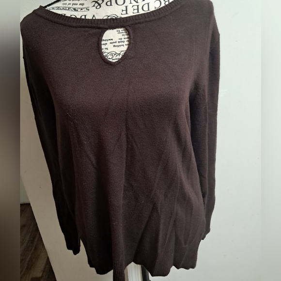 Keyhole sweater - Picture 2 of 8